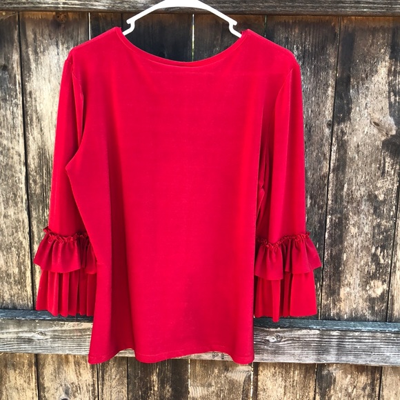 •‼️SOLD‼️•Bell Sleeve Layering Top• - Picture 5 of 5